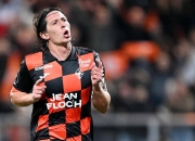 爱游戏在线-亚眠主场不敌里昂，法甲战绩持续低迷