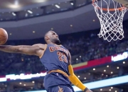 爱游戏tv-詹姆斯破纪录，骑士震撼胜利