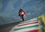 爱游戏APP-赛道上的绝对主宰，红牛车队完胜迈凯伦，勒克莱尔惊艳四座