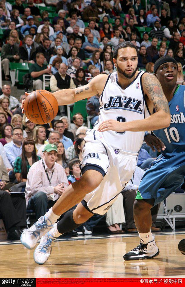 爵士险胜四川队，易建联统治全场