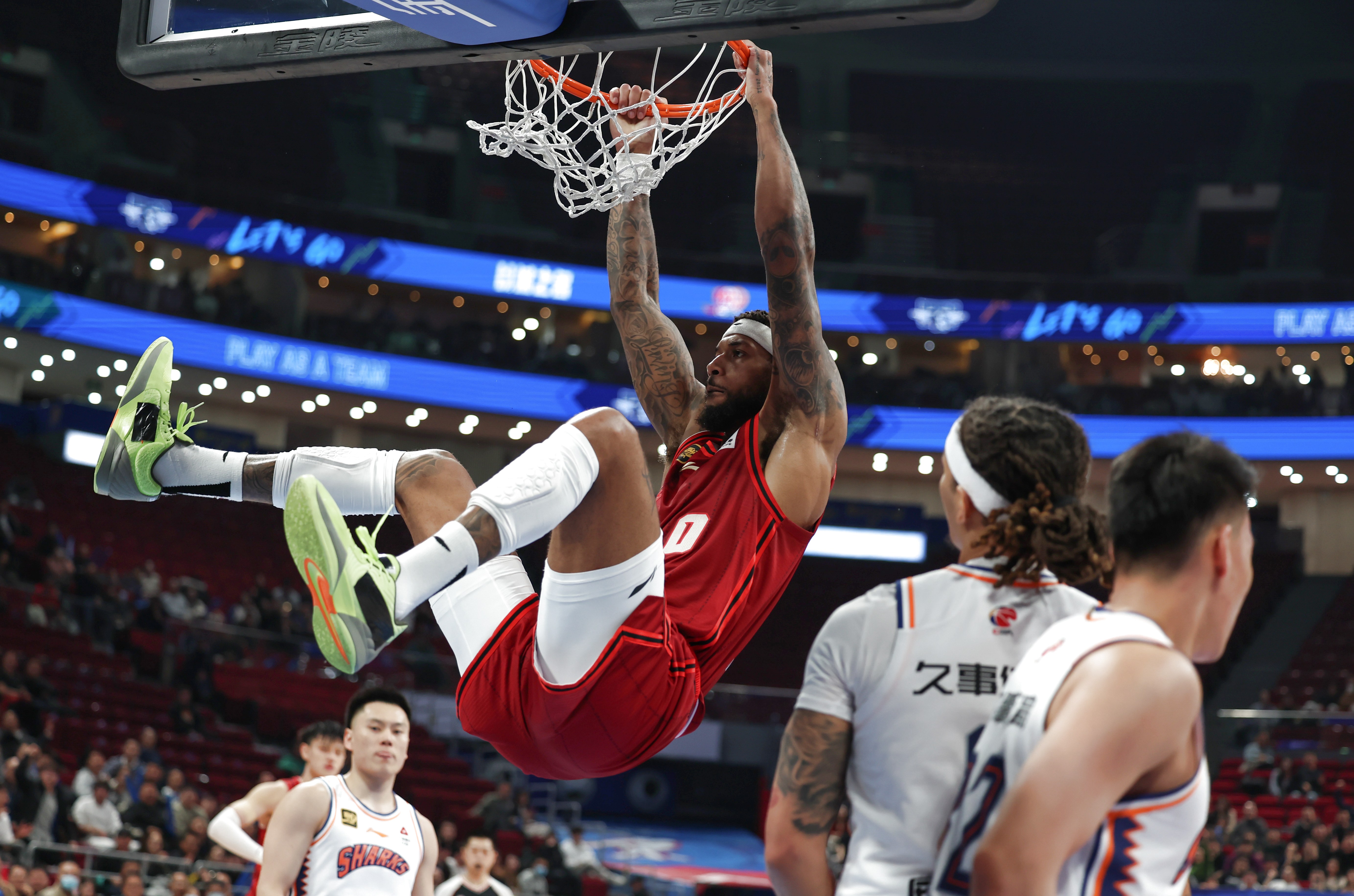 火箭鏖战北京队，乔治点燃赛场