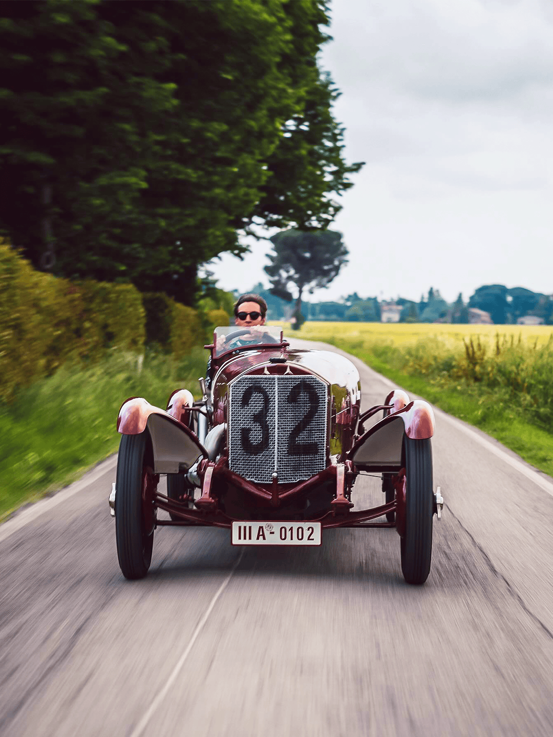 梅赛德斯绝杀哈斯车队，拉塞尔统治全场