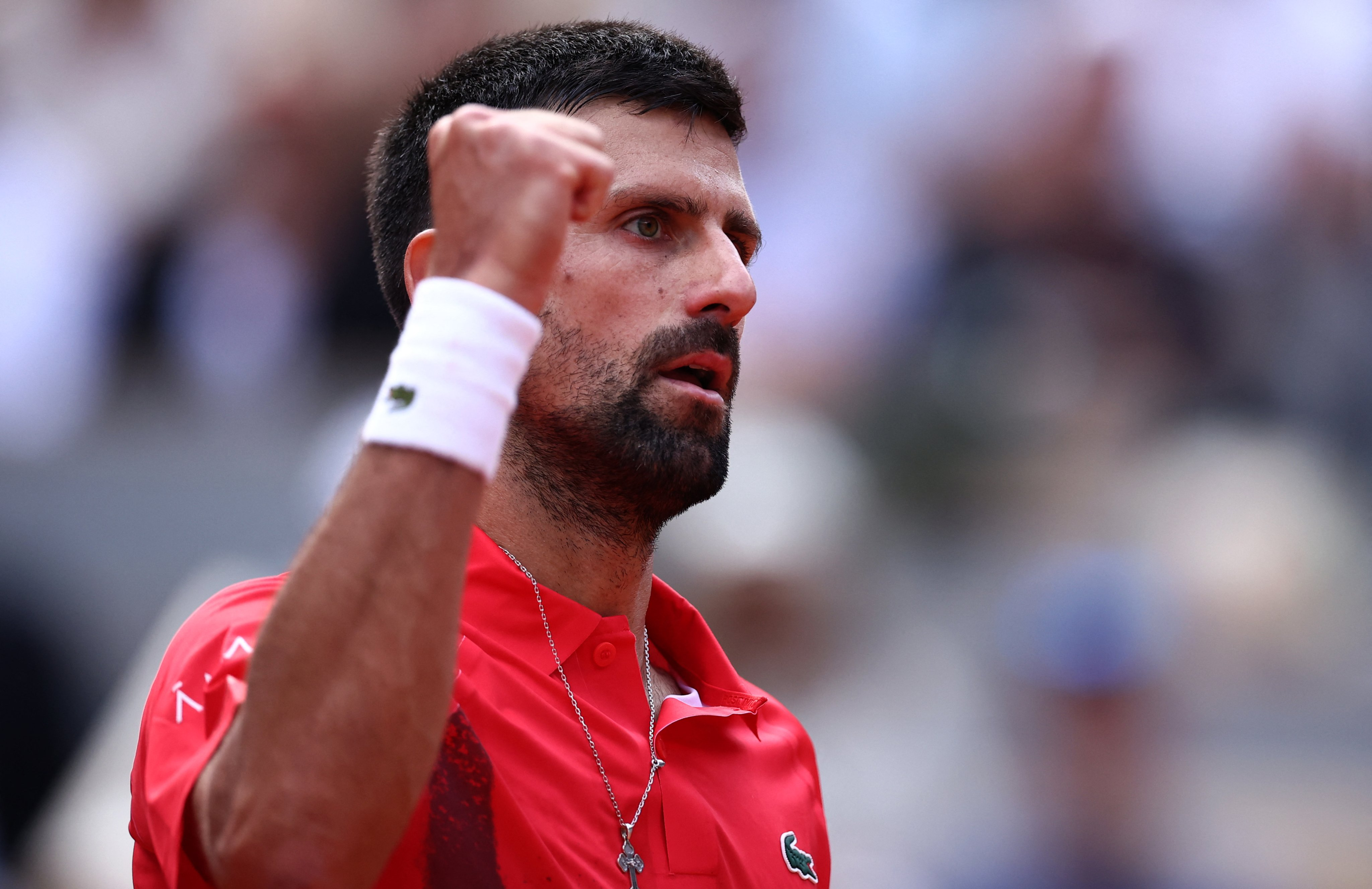 英国网球队鏖战意大利网球队，费德勒完成帽子戏法