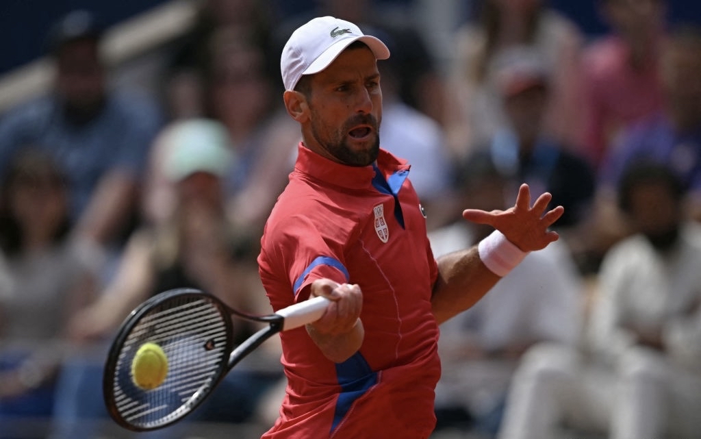 英国网球队鏖战意大利网球队，费德勒完成帽子戏法