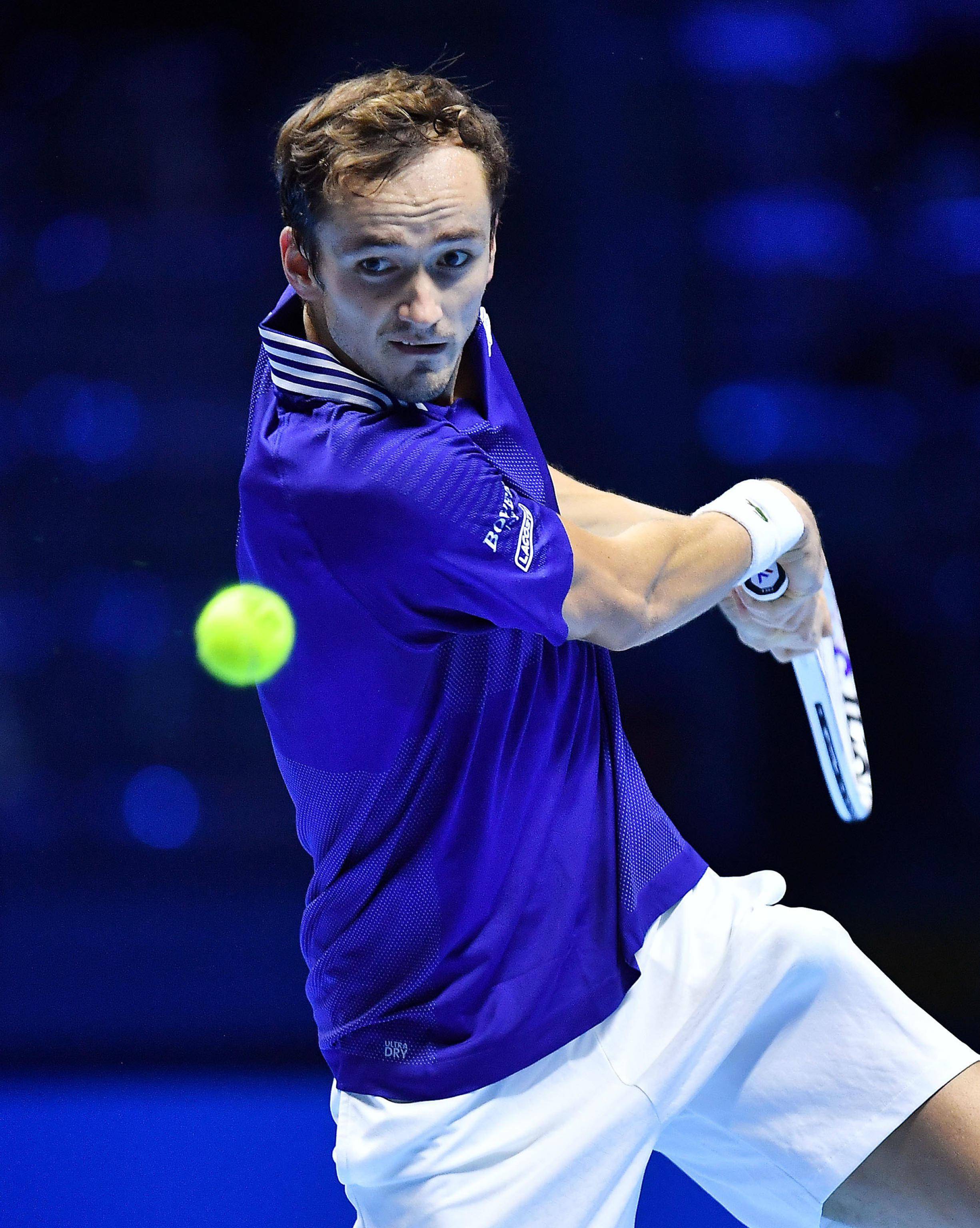 美网翻盘年终总决赛，梅德韦杰夫惊艳四座