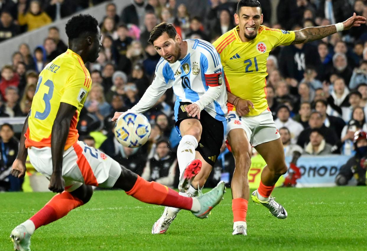 法国逆转哥伦比亚，梅西关键制胜