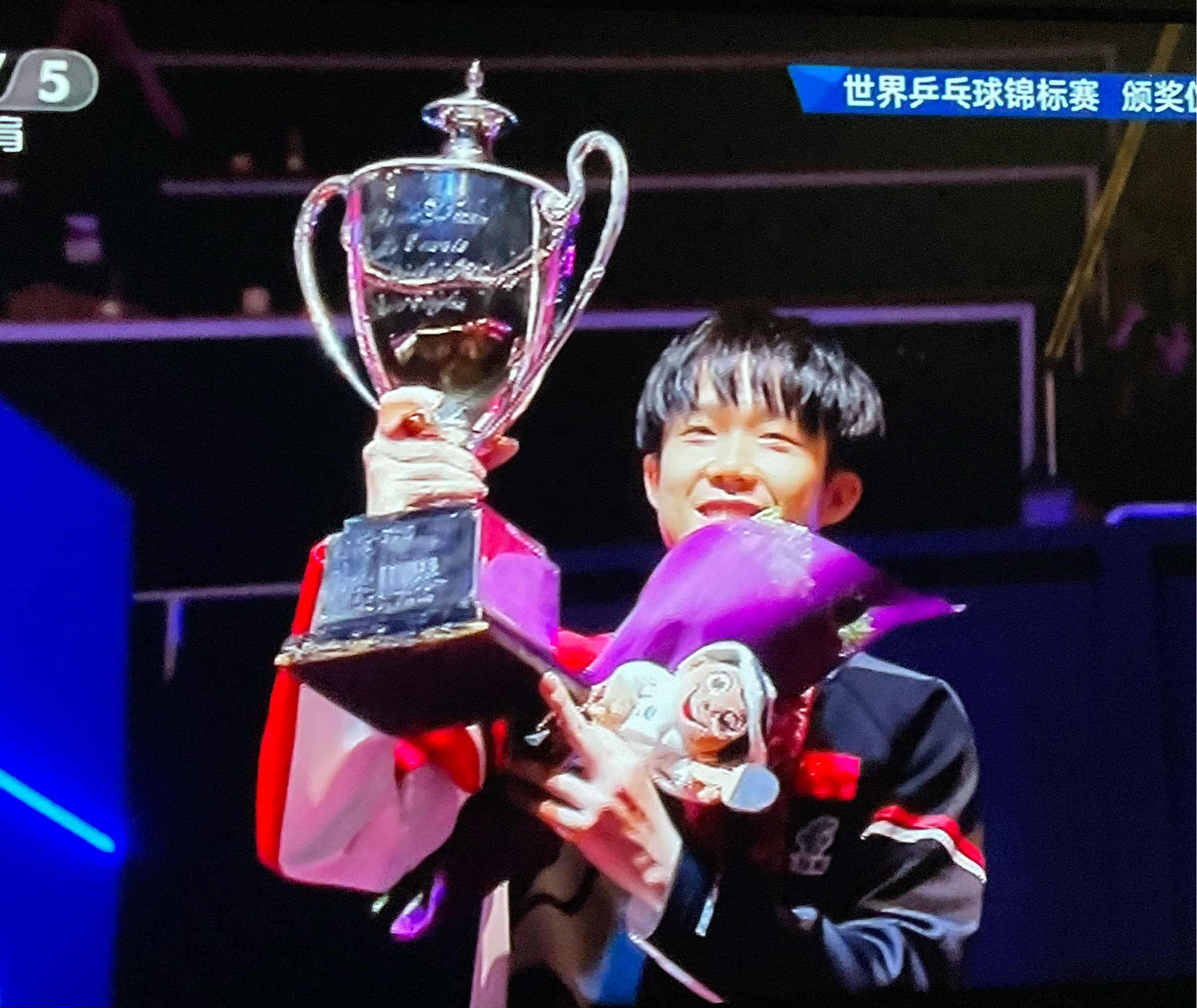 中国队险胜瑞典队，许昕统治全场