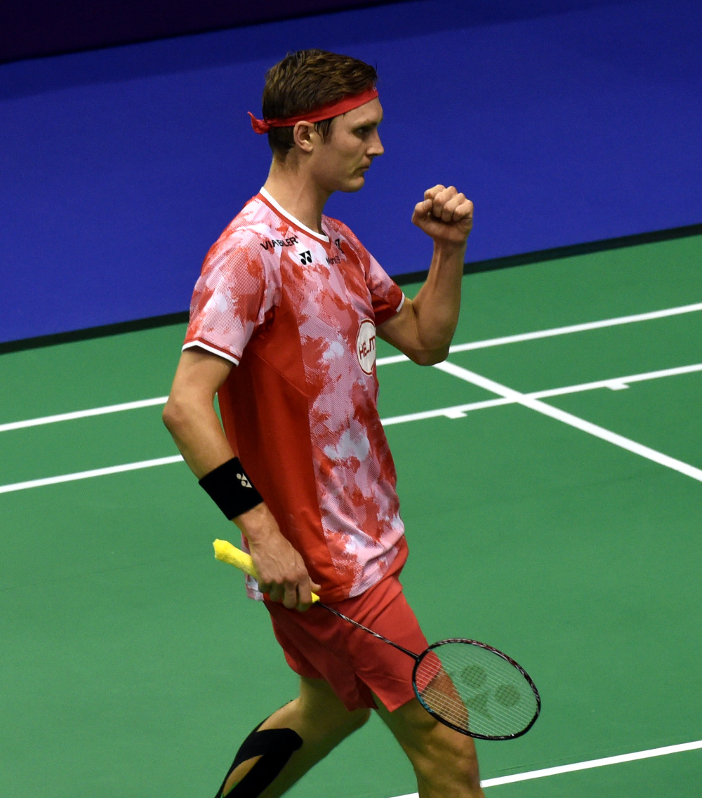 英格兰羽毛球队鏖战法国羽毛球队，安赛龙惊艳世界