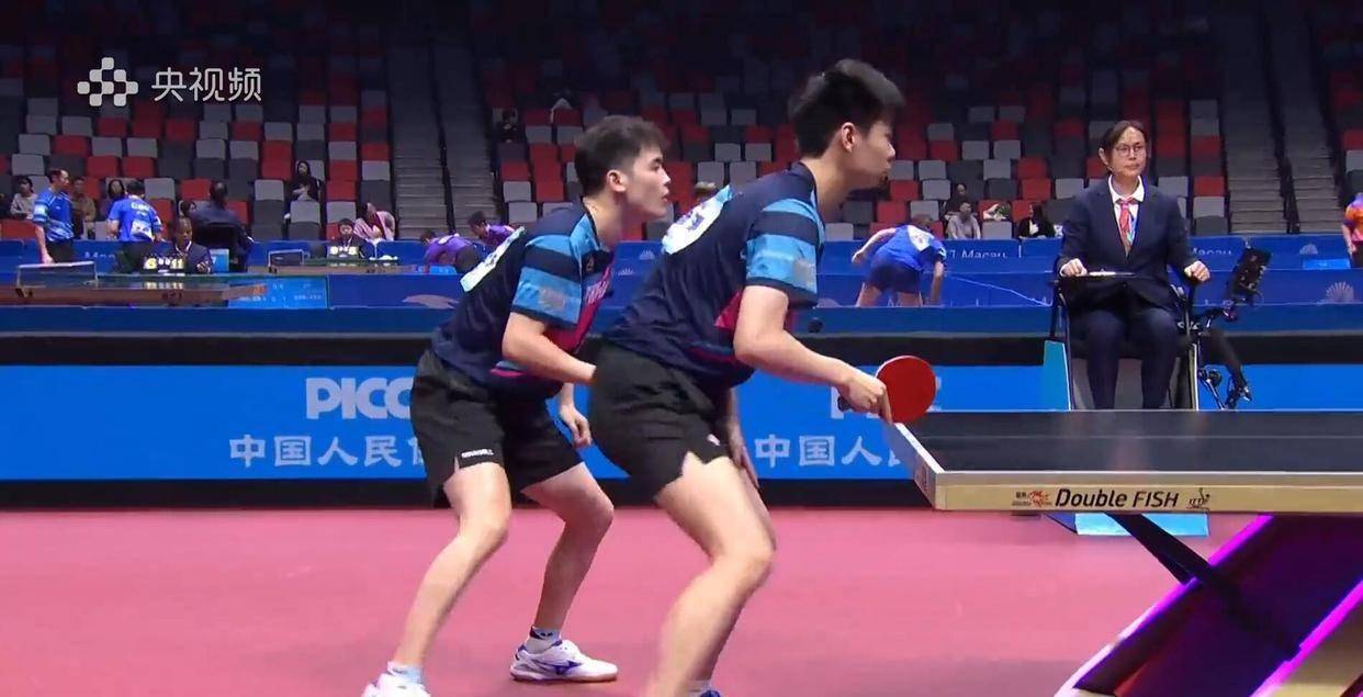 比利时乒乓球队力克韩国乒乓球队，许昕惊艳世界