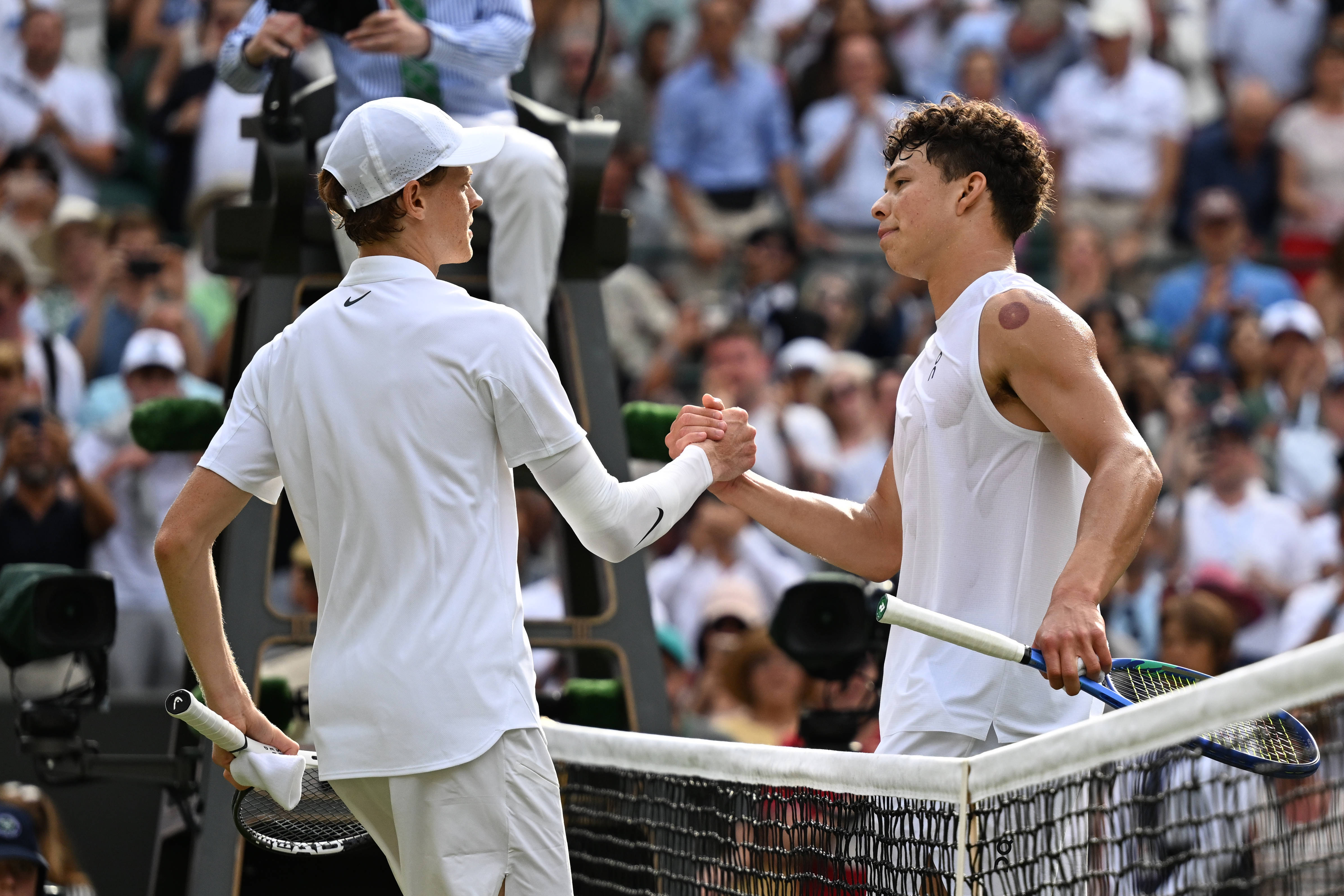 拉沃尔杯险胜温网，纳达尔统治全场