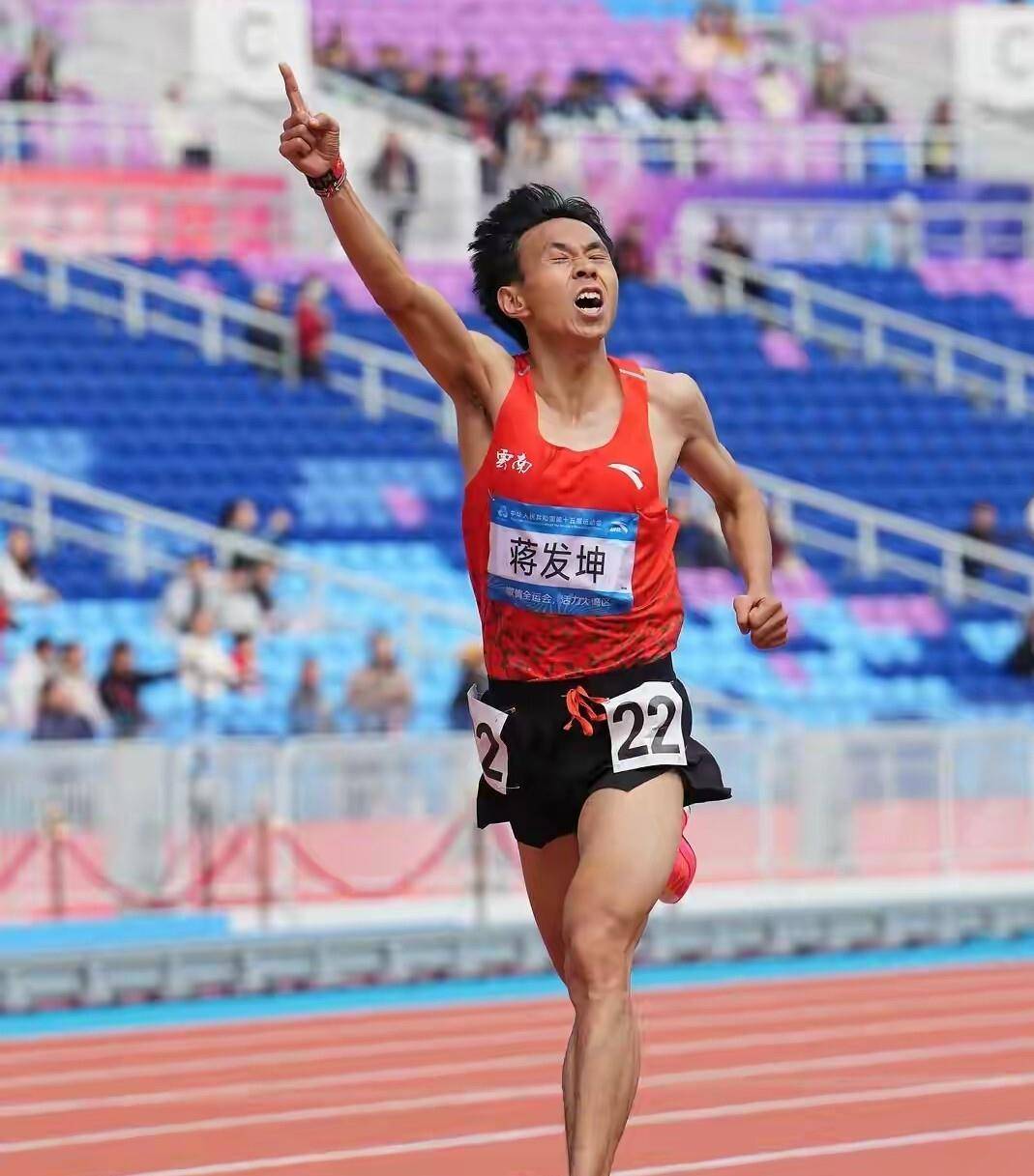 首发大将风采出众,球队斩获晋级战果 首发大将风采出众,球队斩获晋级战果