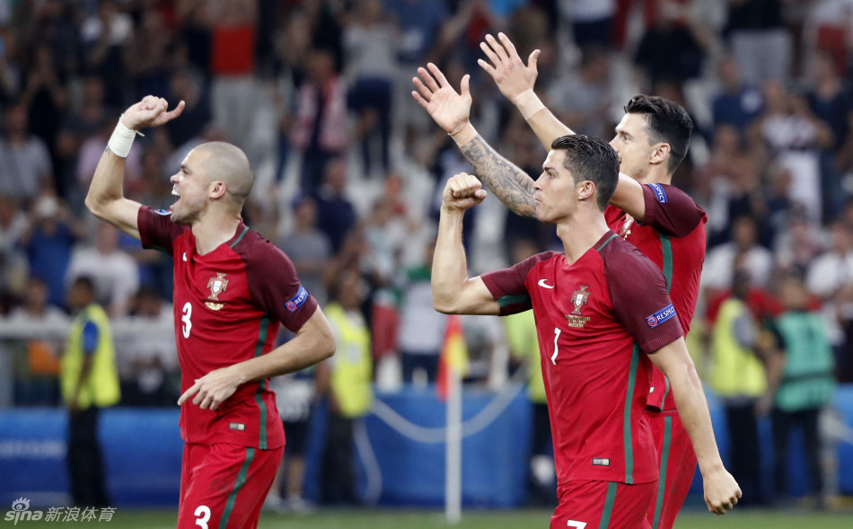 葡萄牙血洗波兰,博格巴三分雨点燃全场 葡萄牙血洗波兰,博格巴三分雨点燃全场