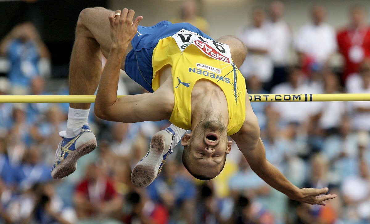 新加坡射箭选手激动吼声震天