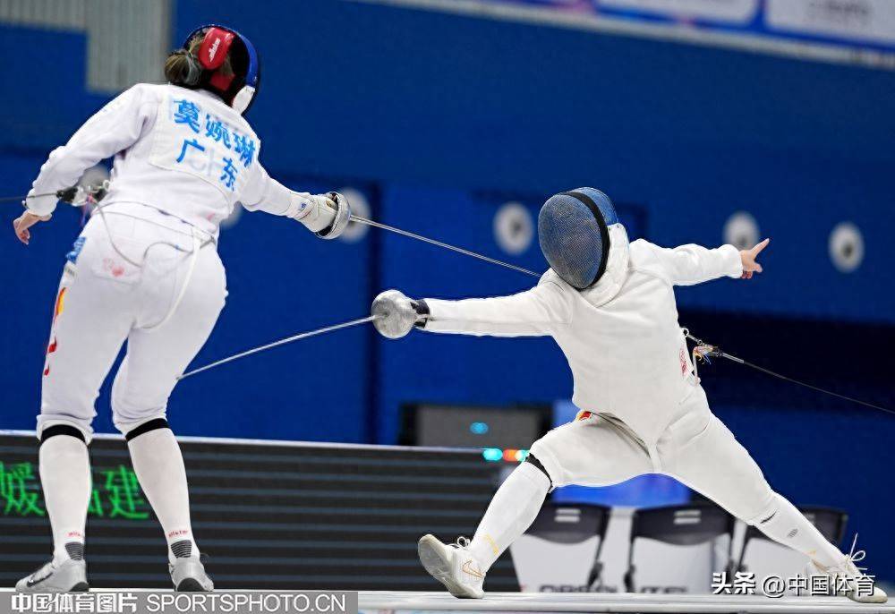 法国女子击剑表现出色,实现梦想 法国女子击剑表现出色,实现梦想