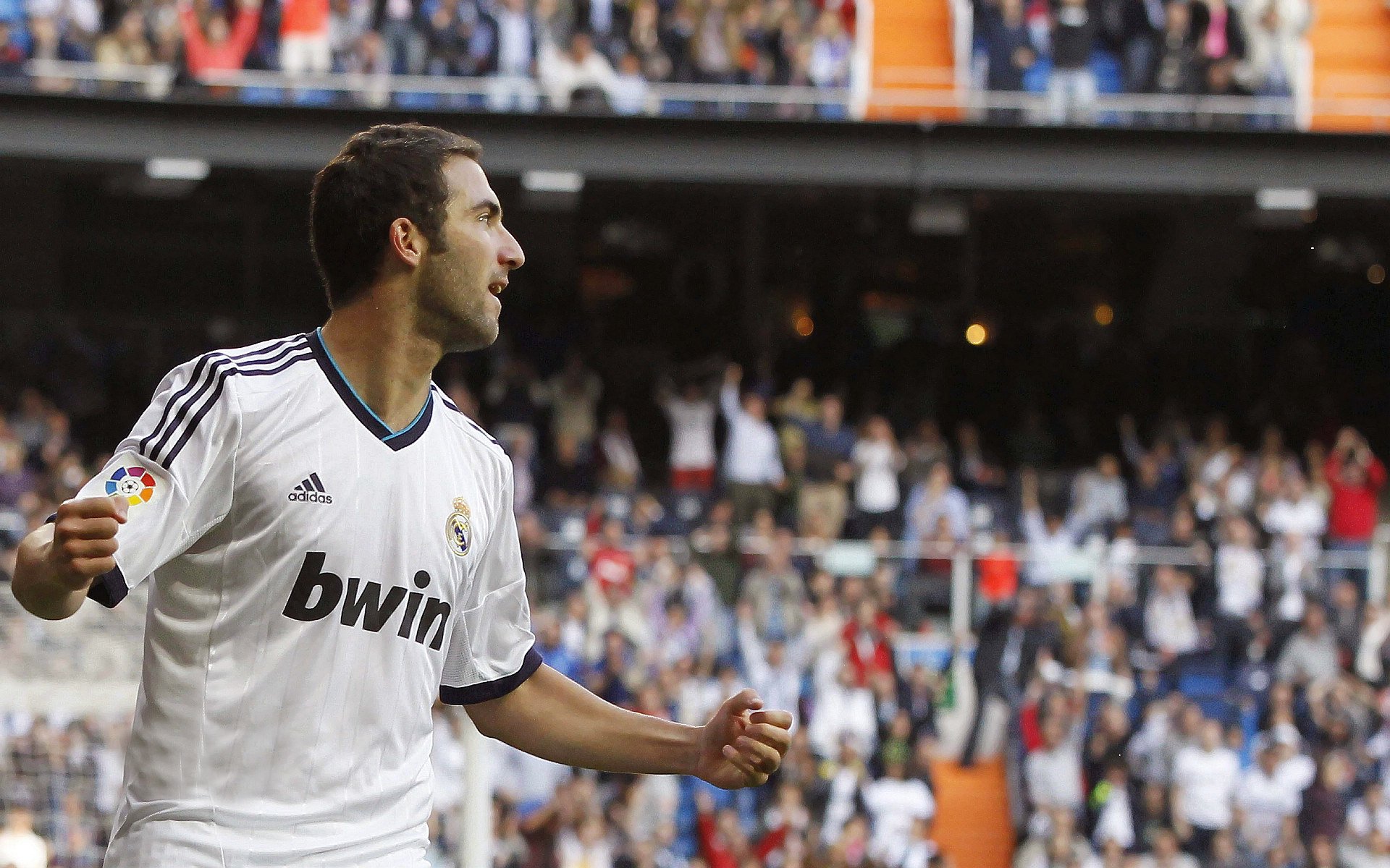 墨西哥火力压制巴萨，金玟哉成为关键先生